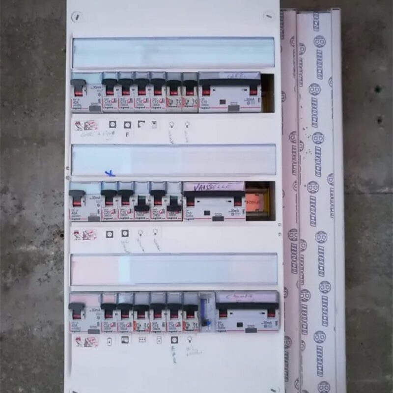Faut-il passer au tableau &eacute;lectrique connect&eacute; ? Quels b&eacute;n&eacute;fices concrets ? Audincourt
